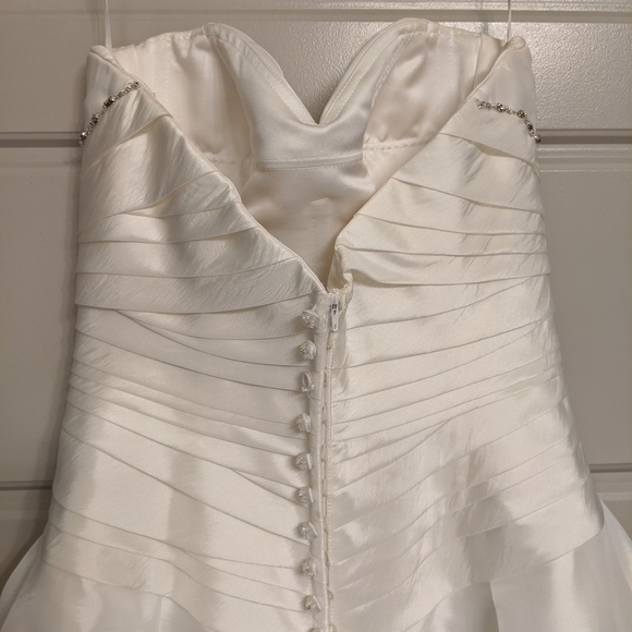 Used Wedding Dress - Picture 4 of 6